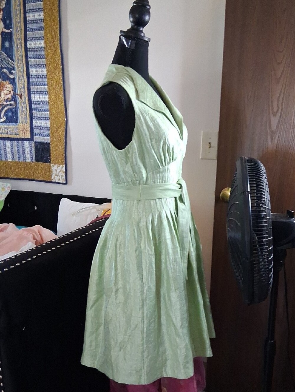 Maggy London Light Green Sleeveless Midi Dress with Self-Tie Waist - Picture 3 of 15